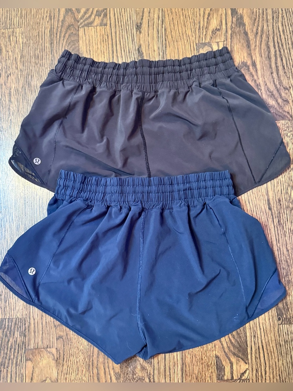 Lululemon hotty hot high rise athletic running work out black navy shorts Sz 8